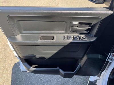 2018 RAM 1500 Express Quad Cab 4x4 64' Box