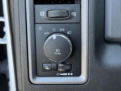 2018 RAM 1500 Express Quad Cab 4x4 64' Box