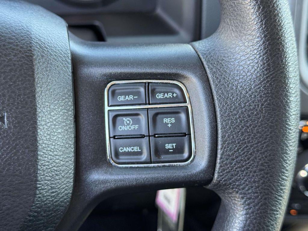 2018 RAM 1500 Express Quad Cab 4x4 64' Box