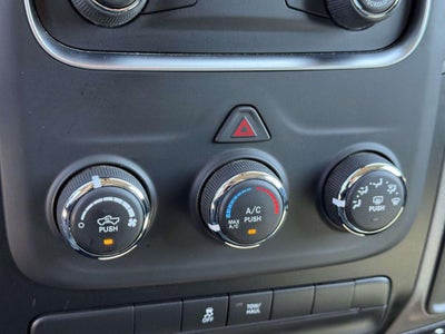 2018 RAM 1500 Express Quad Cab 4x4 64' Box