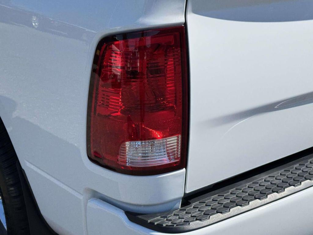 2018 RAM 1500 Express Quad Cab 4x4 64' Box