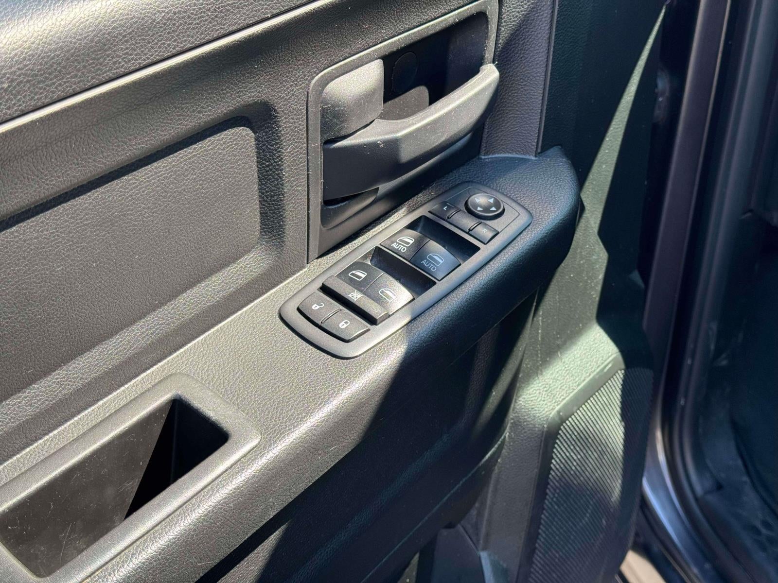 2019 RAM 1500 Classic Express Quad Cab 4x4 64' Box