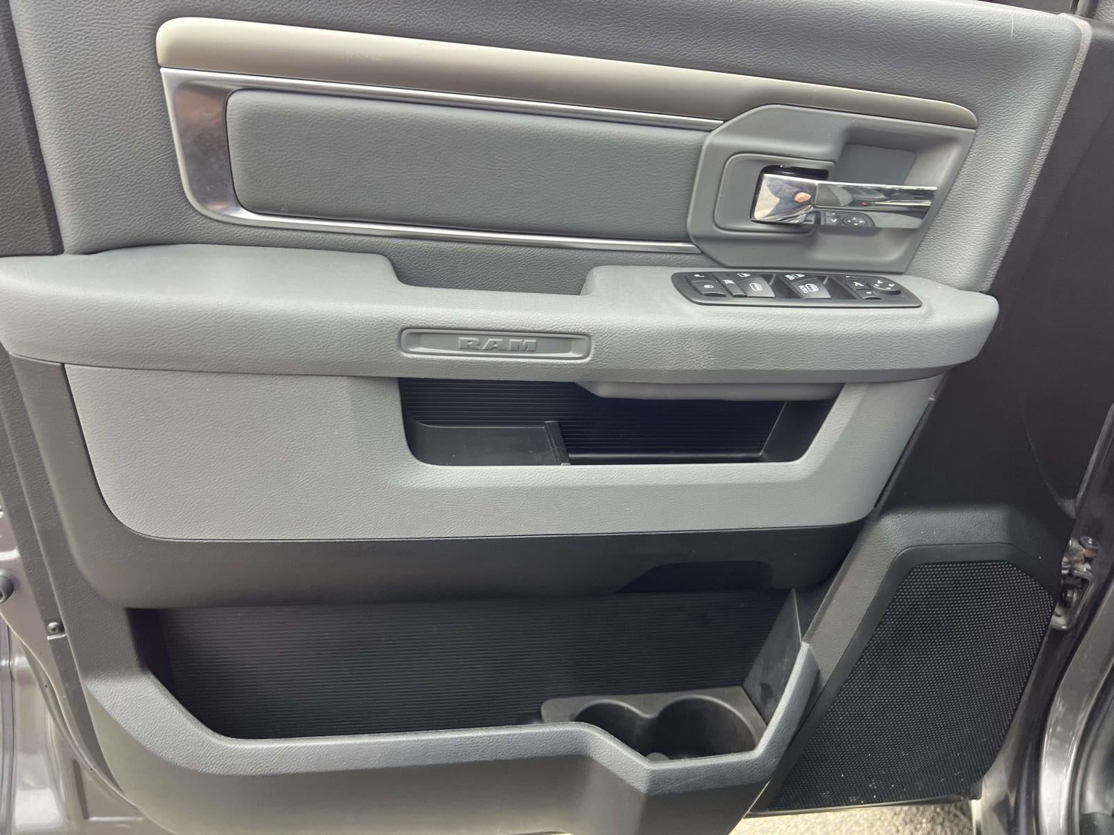 2018 RAM 1500 Big Horn Crew Cab 4x4 57' Box