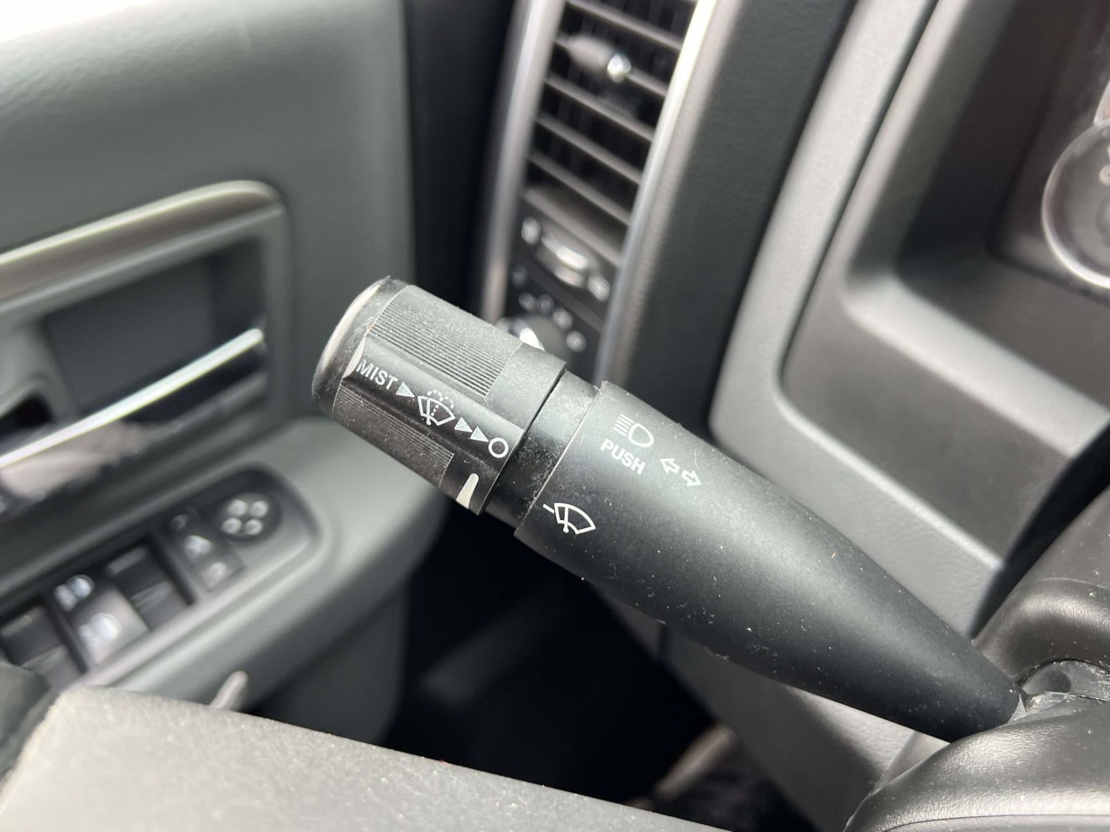 2018 RAM 1500 Big Horn Crew Cab 4x4 57' Box