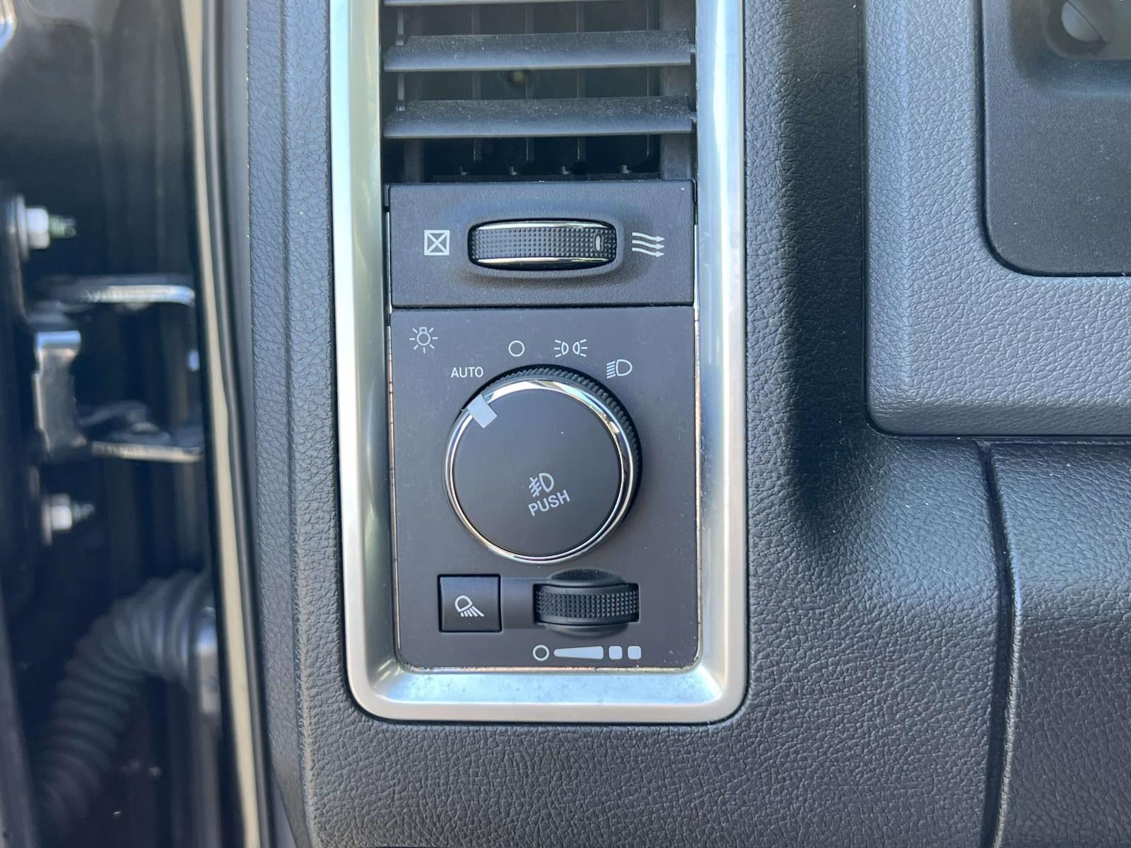 2018 RAM 1500 Big Horn Crew Cab 4x4 57' Box