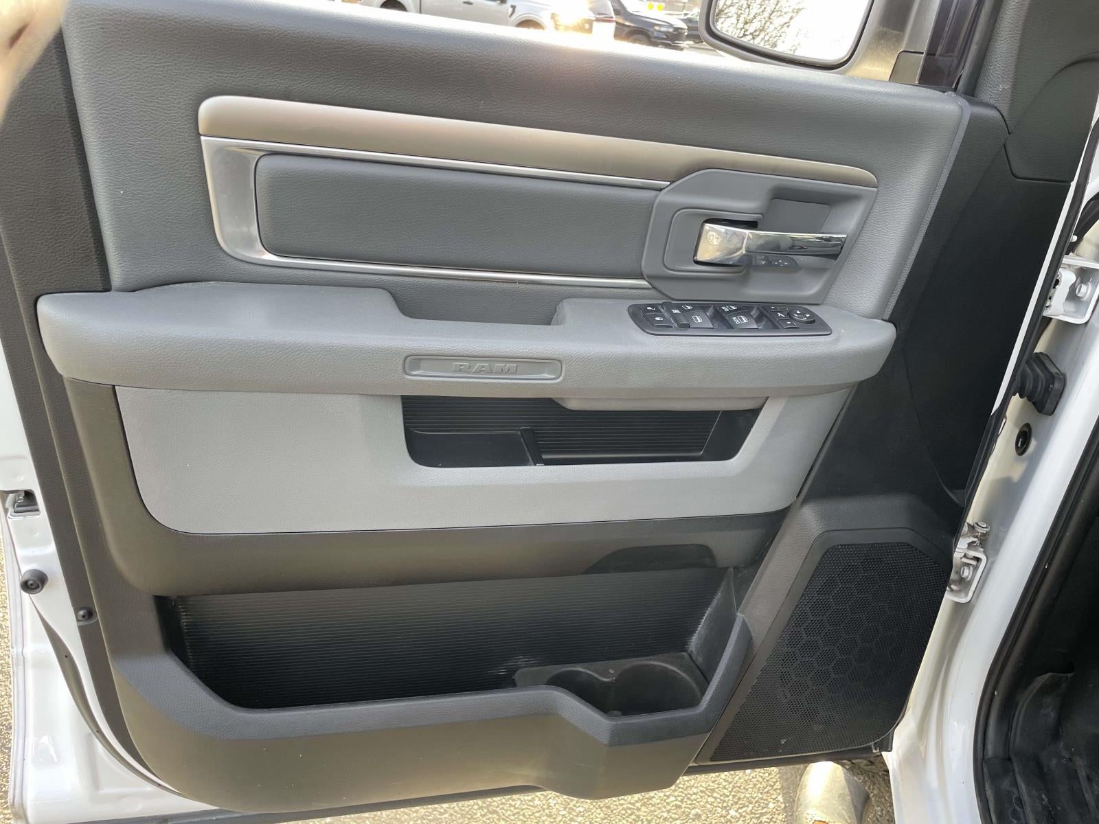 2019 RAM 1500 Classic SLT Crew Cab 4x4 57' Box