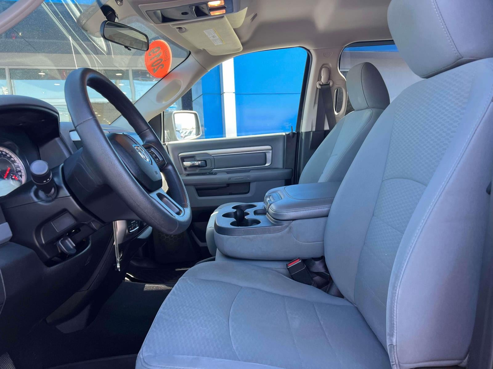 2019 RAM 1500 Classic SLT Crew Cab 4x4 64' Box