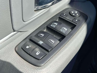 2019 RAM 1500 Classic SLT Crew Cab 4x4 64' Box
