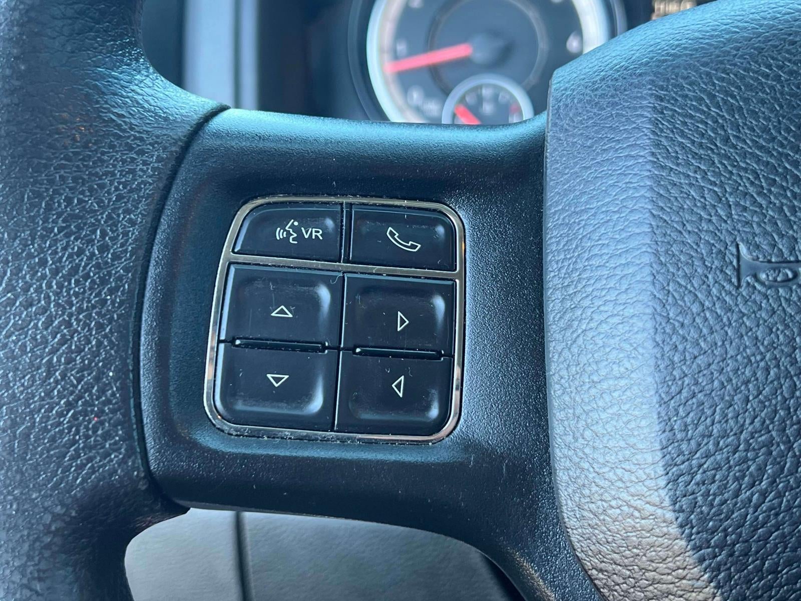 2019 RAM 1500 Classic SLT Crew Cab 4x4 64' Box