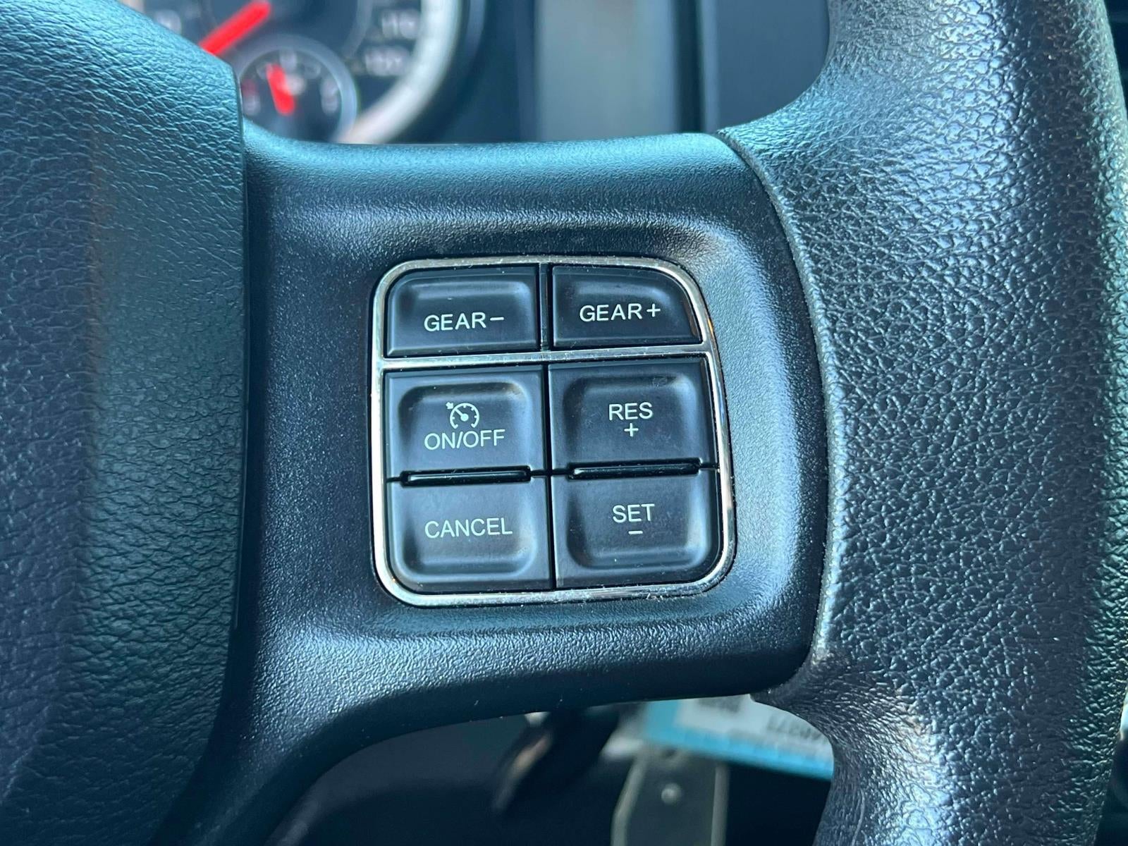 2019 RAM 1500 Classic SLT Crew Cab 4x4 64' Box