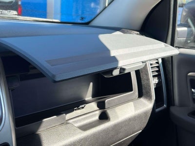 2019 RAM 1500 Classic SLT Crew Cab 4x4 64' Box