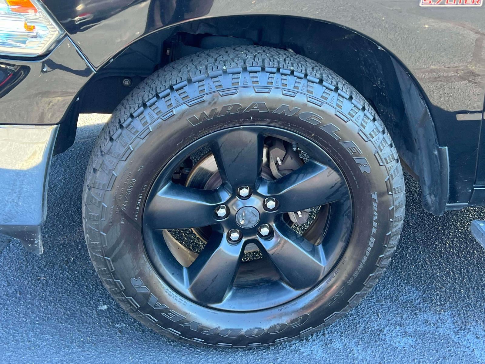 2019 RAM 1500 Classic SLT Crew Cab 4x4 64' Box