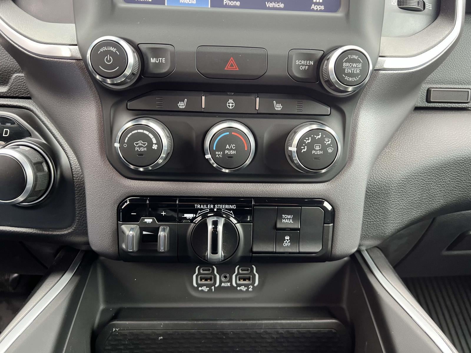 2023 RAM 1500 Big Horn Crew Cab 4x4 57' Box