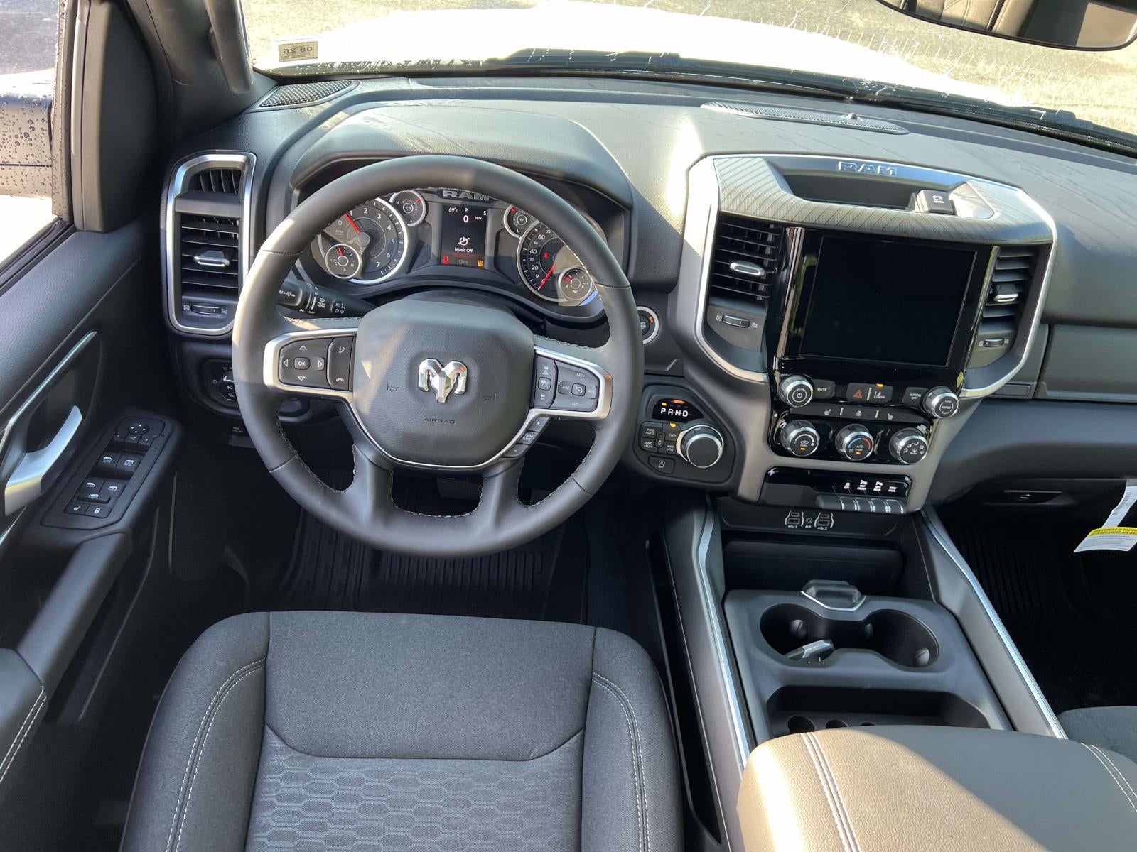 2025 RAM Ram 1500 Big Horn Crew Cab 4x4 57' Box