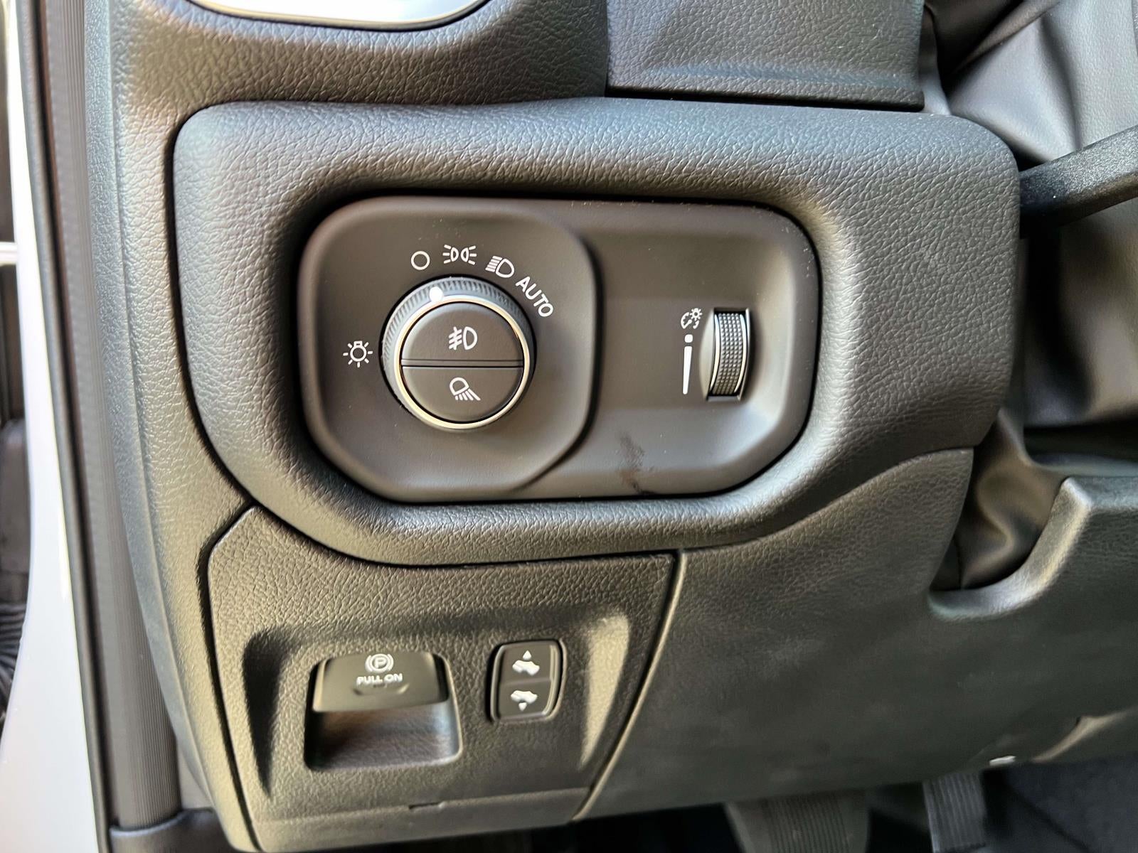 2025 RAM Ram 1500 Big Horn Crew Cab 4x4 57' Box