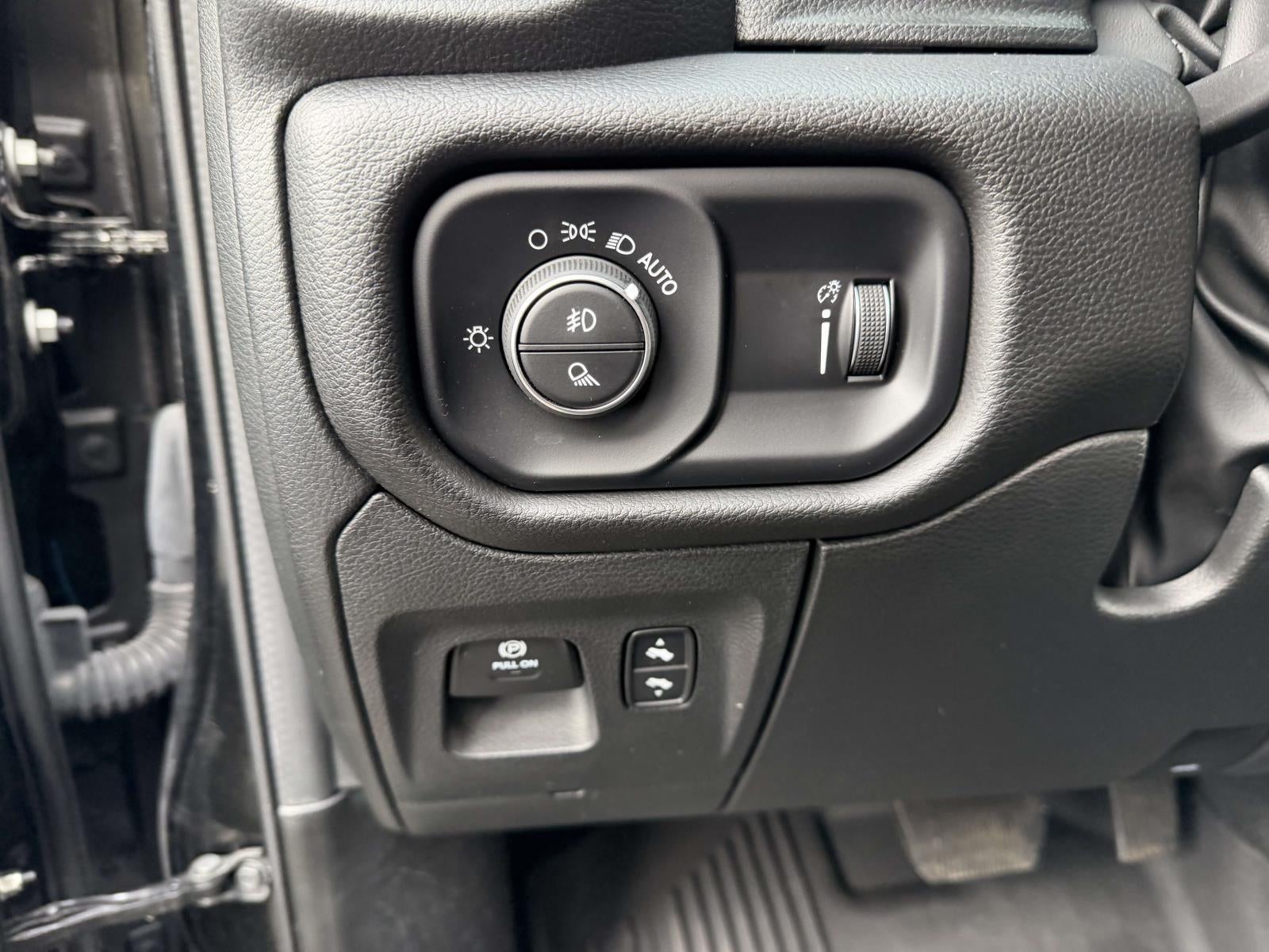 2024 RAM 1500 Big Horn Crew Cab 4x4 57' Box