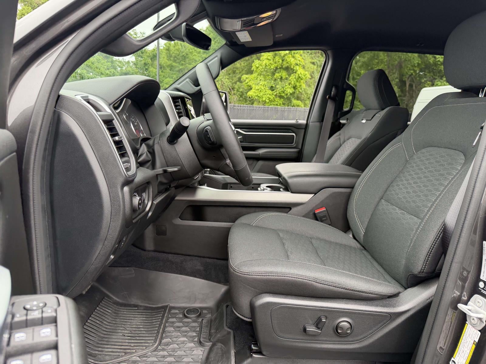2025 RAM 1500 Big Horn Crew Cab 4x4 57' Box