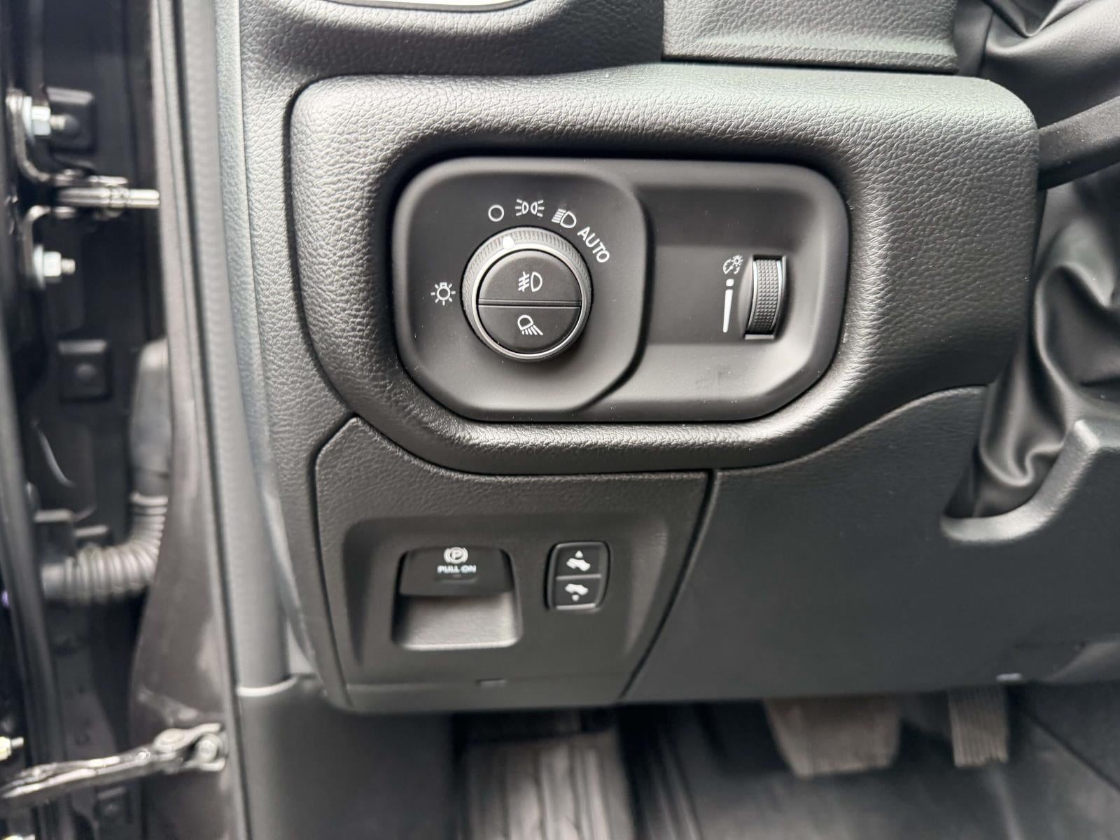 2025 RAM 1500 Big Horn Crew Cab 4x4 57' Box