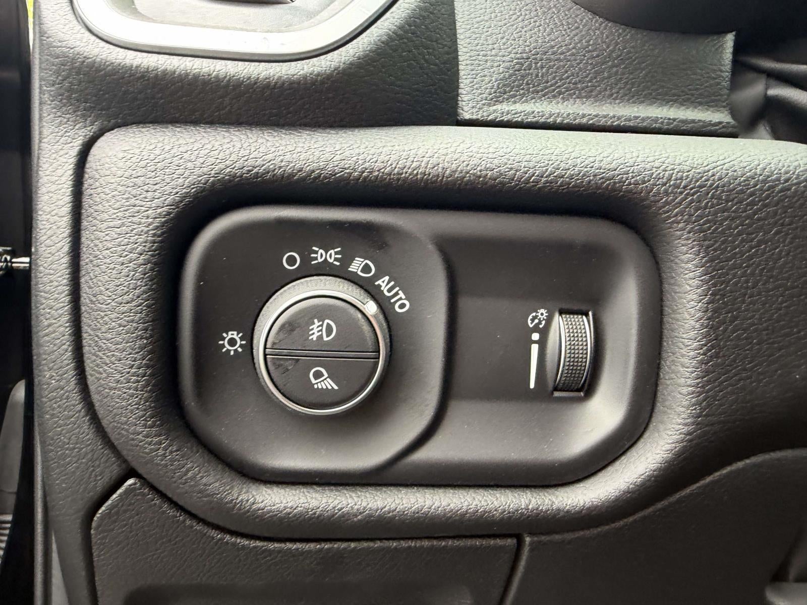 2025 RAM 1500 Big Horn Crew Cab 4x4 57' Box