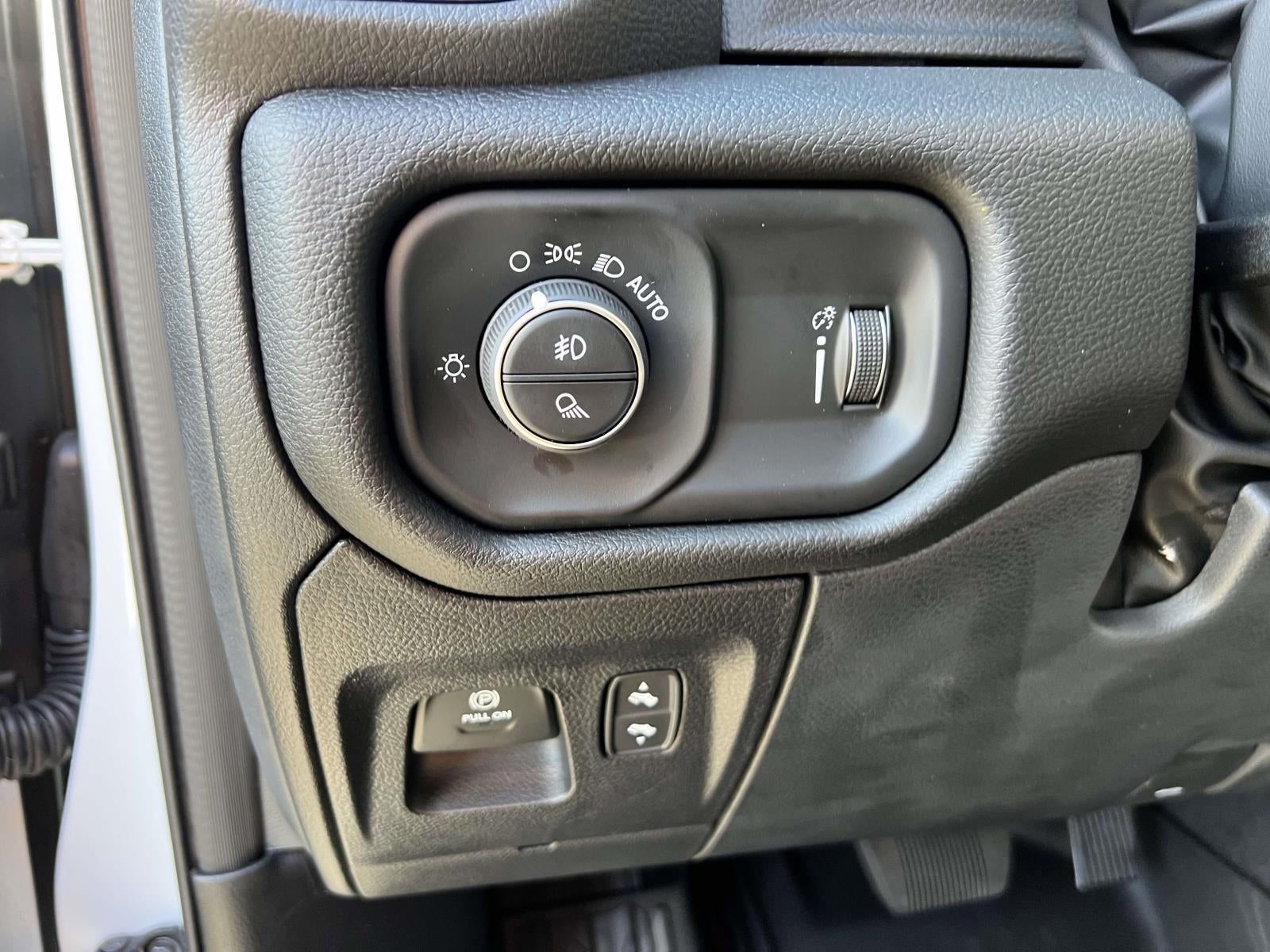 2025 RAM Ram 1500 Big Horn Crew Cab 4x4 57' Box