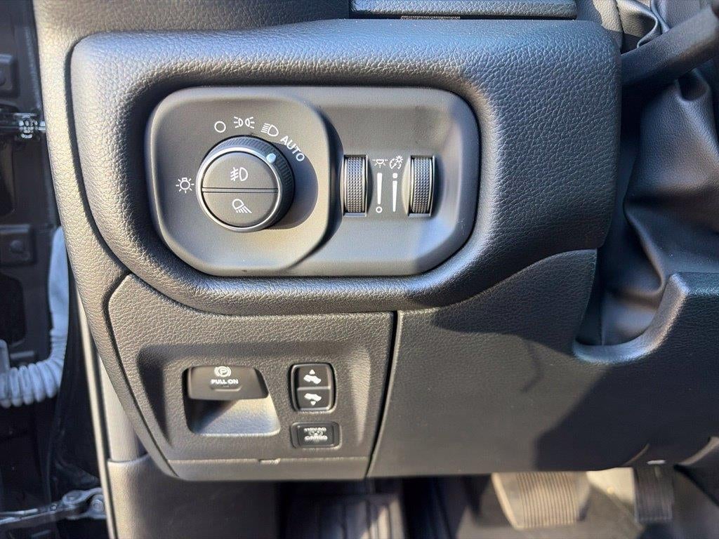 2025 RAM 1500 Big Horn Crew Cab 4x4 57' Box