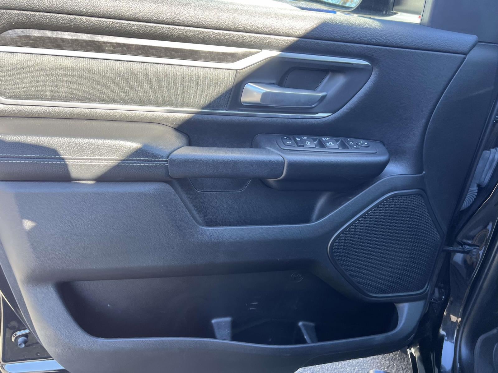 2022 RAM 1500 Big Horn Crew Cab 4x4 64' Box