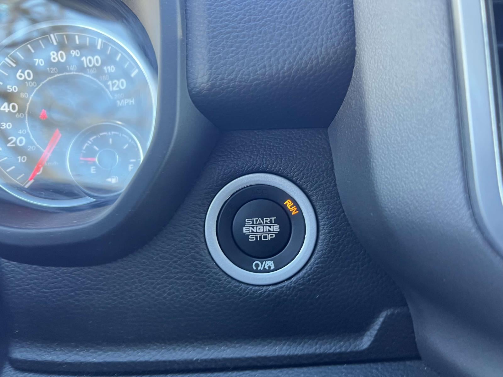 2022 RAM 1500 Big Horn Crew Cab 4x4 64' Box