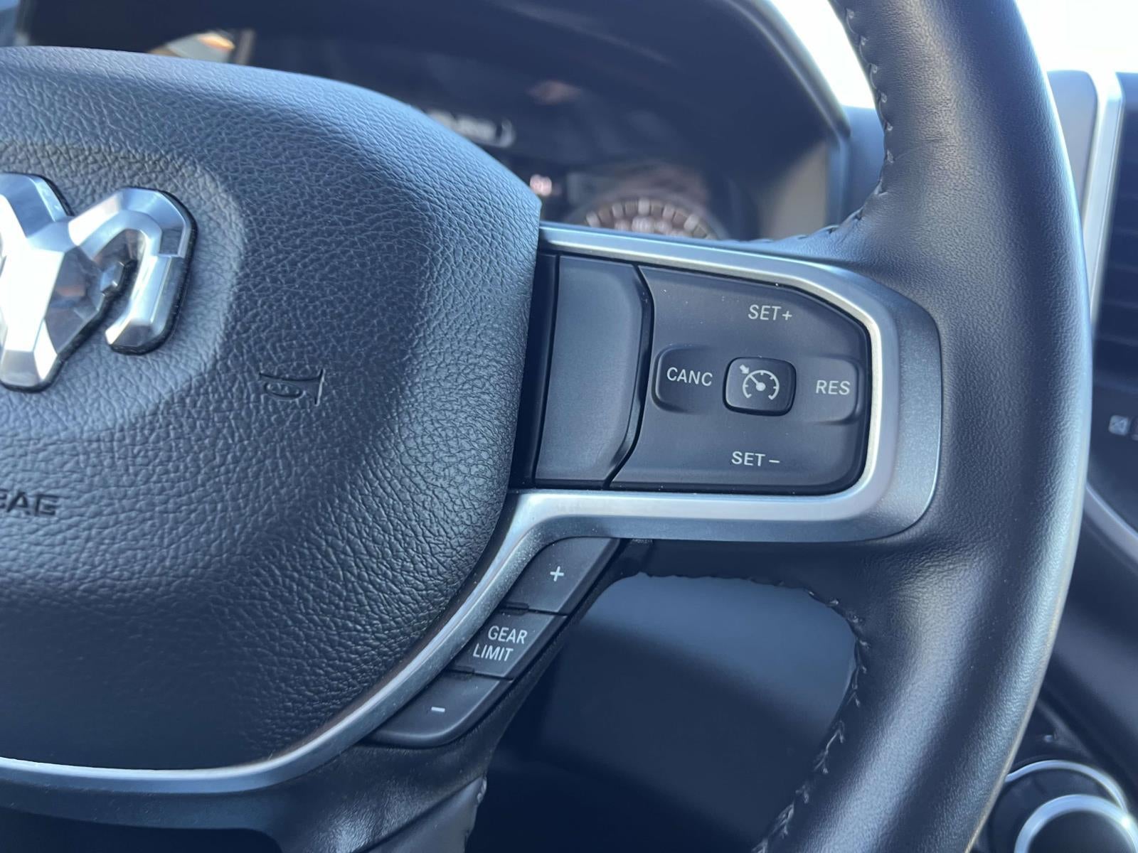 2022 RAM 1500 Big Horn Crew Cab 4x4 64' Box