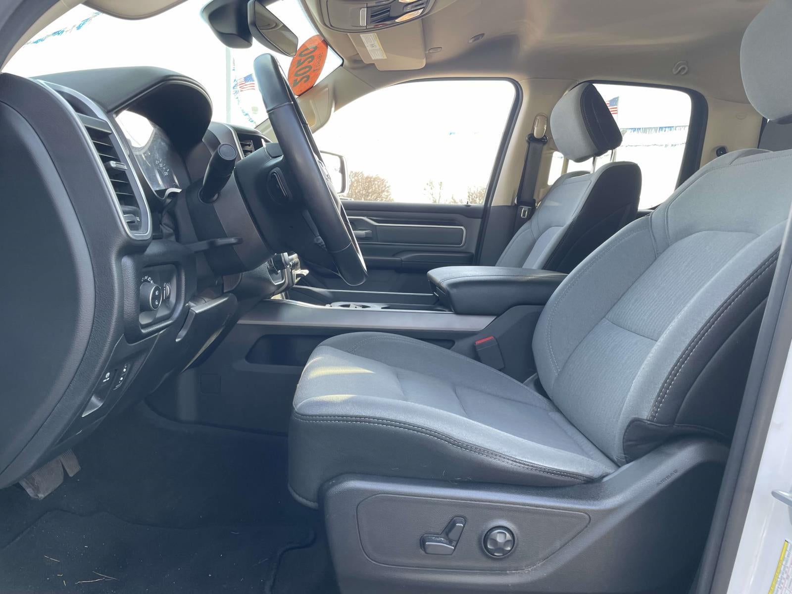 2020 RAM 1500 Big Horn Quad Cab 4x4 64' Box