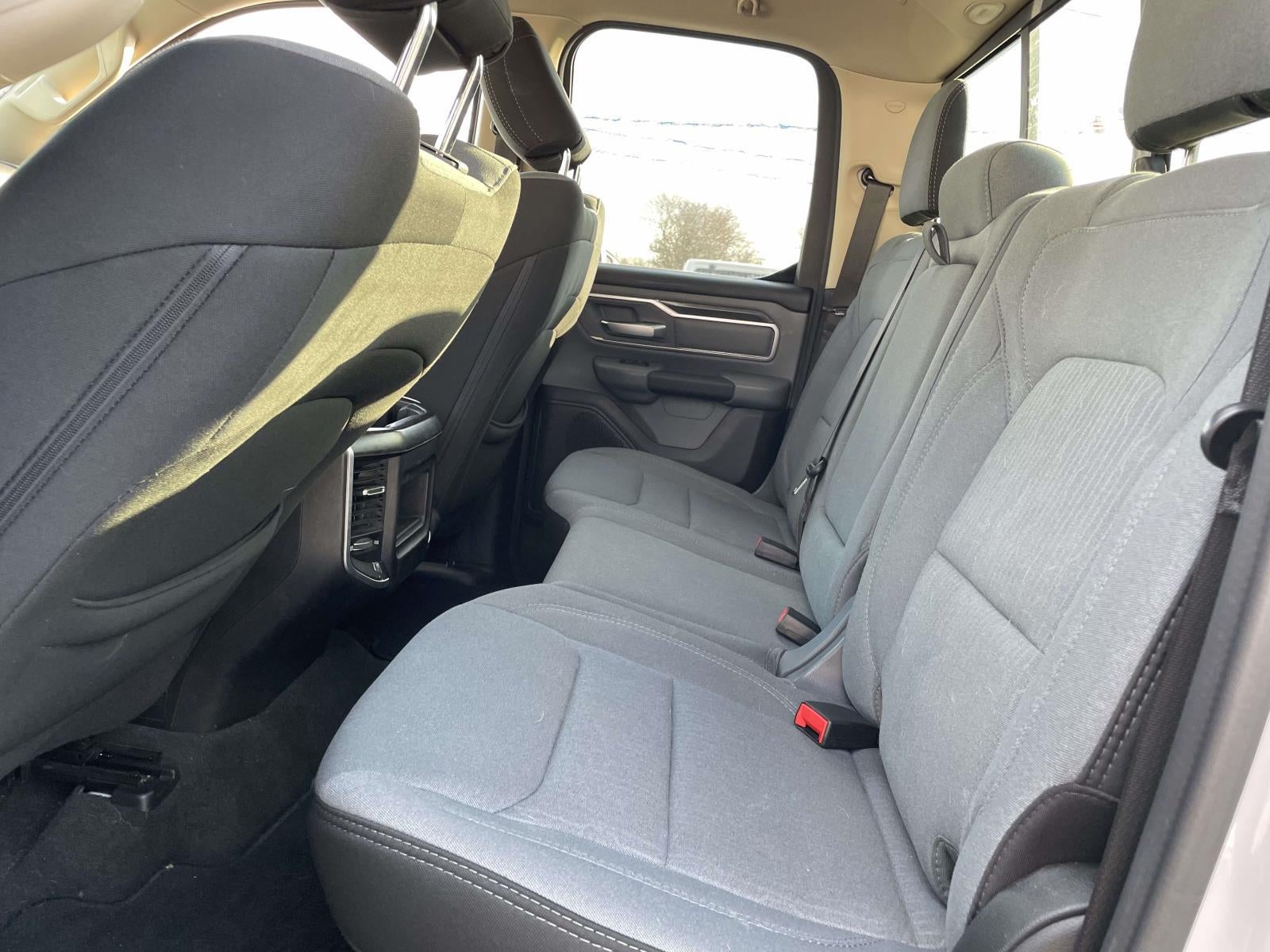 2020 RAM 1500 Big Horn Quad Cab 4x4 64' Box