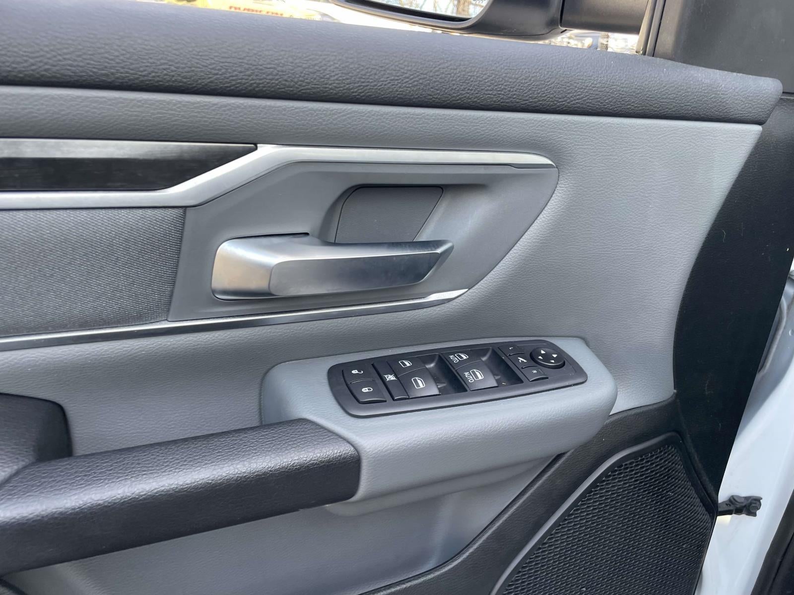 2020 RAM 1500 Big Horn Quad Cab 4x4 64' Box