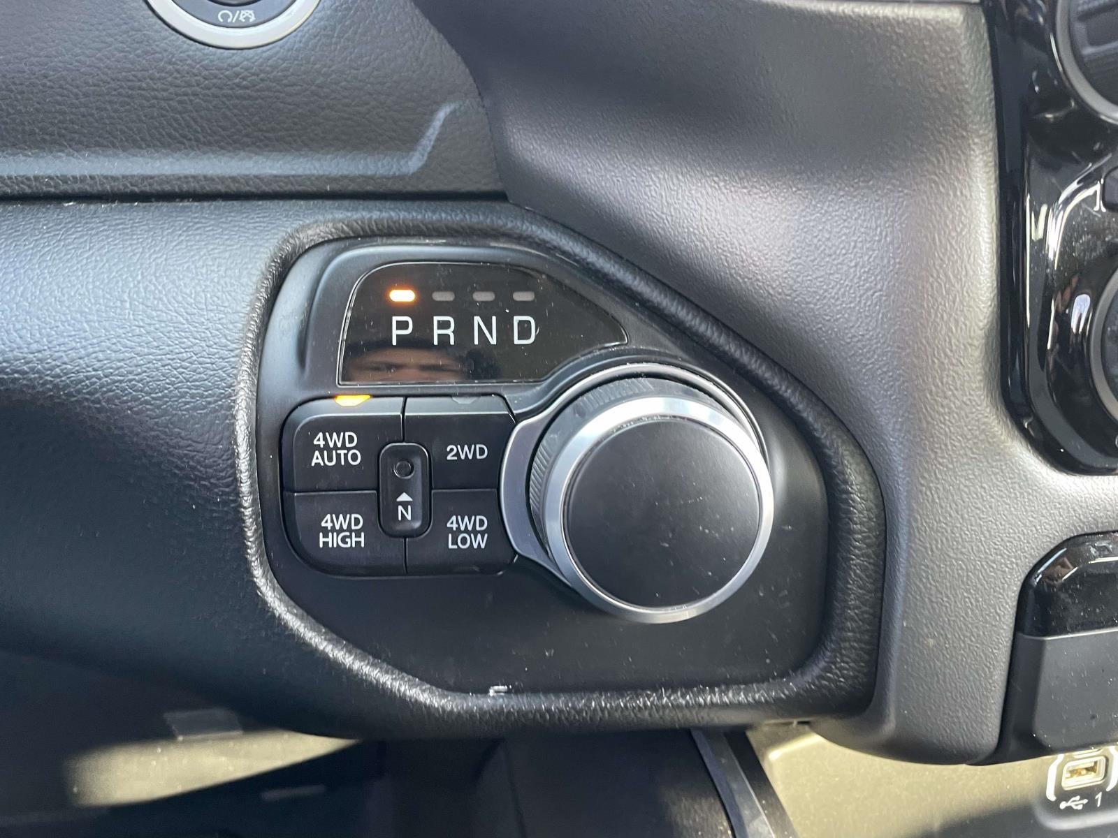 2020 RAM 1500 Big Horn Quad Cab 4x4 64' Box