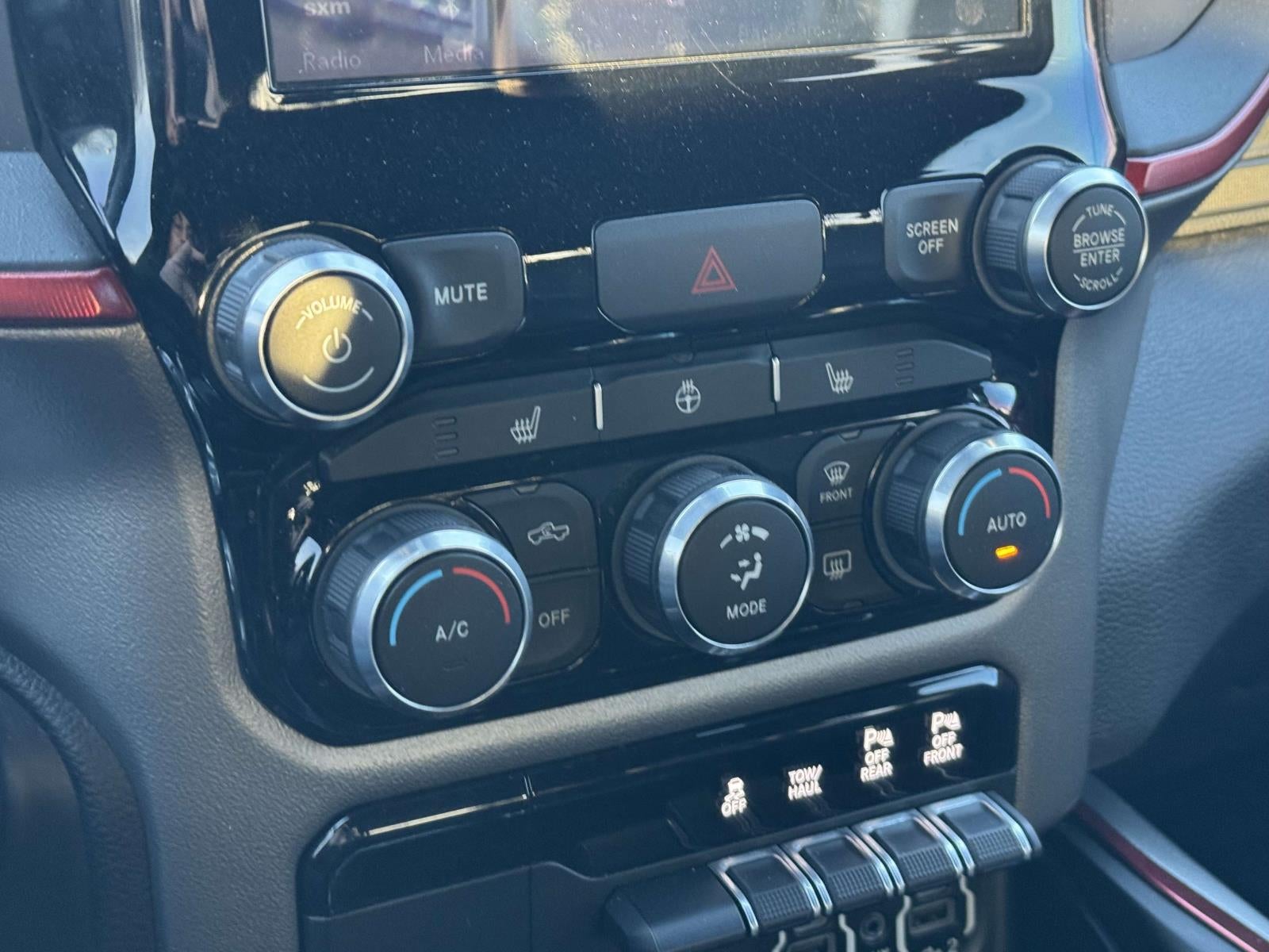 2019 RAM 1500 Rebel Quad Cab 4x4 64' Box