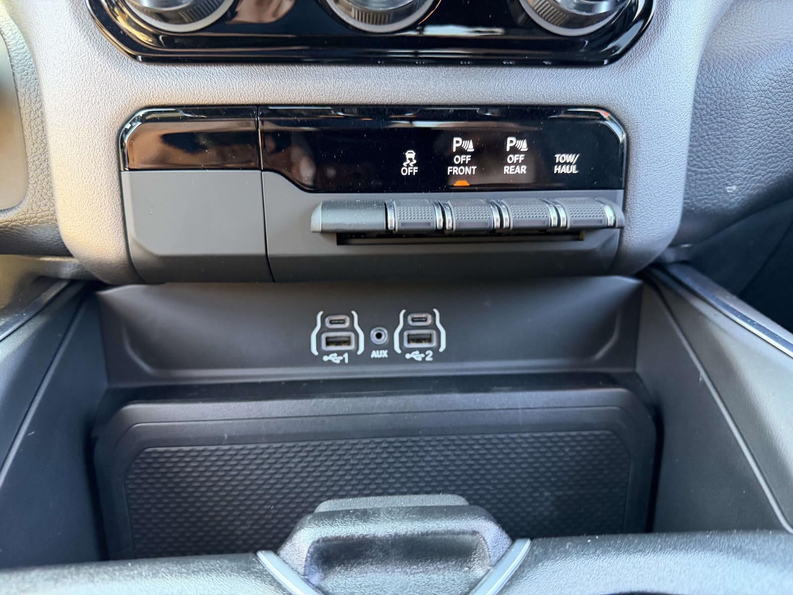 2025 RAM 1500 Big Horn Crew Cab 4x4 57' Box