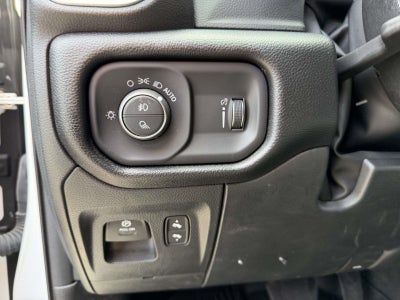 2022 RAM 1500 Big Horn Crew Cab 4x4 57' Box