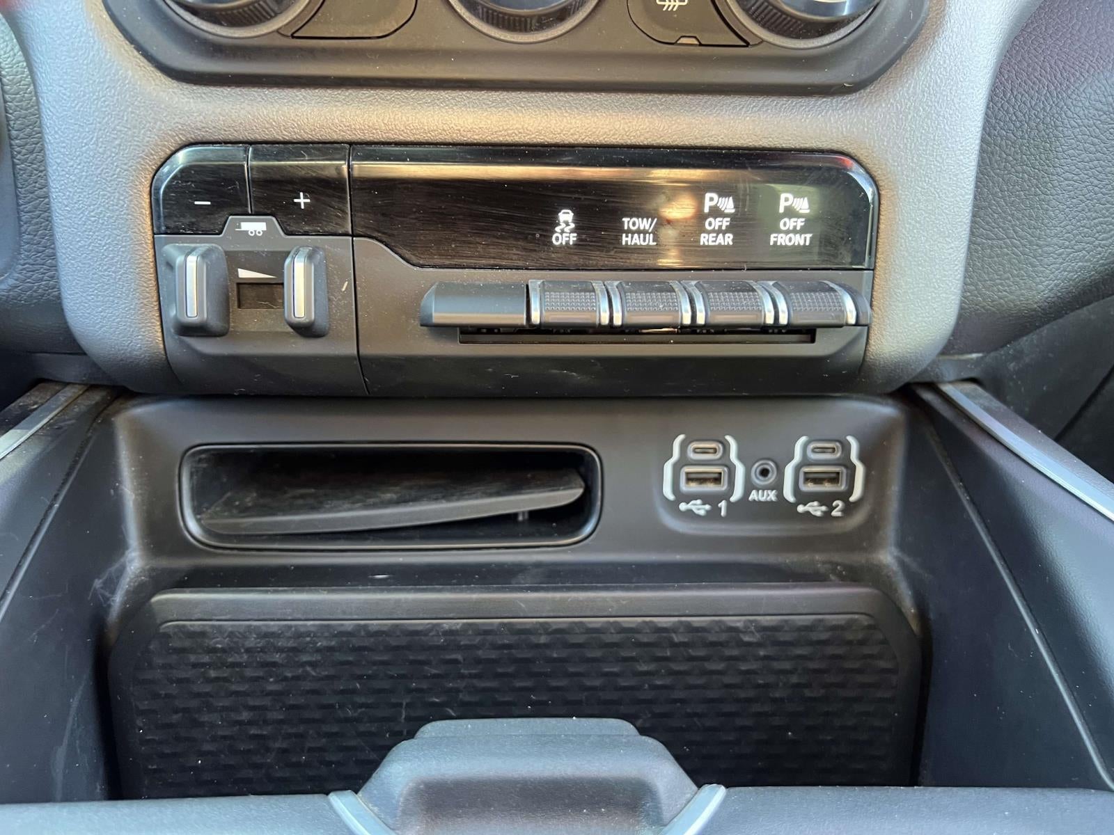 2021 RAM 1500 Big Horn Crew Cab 4x4 57' Box