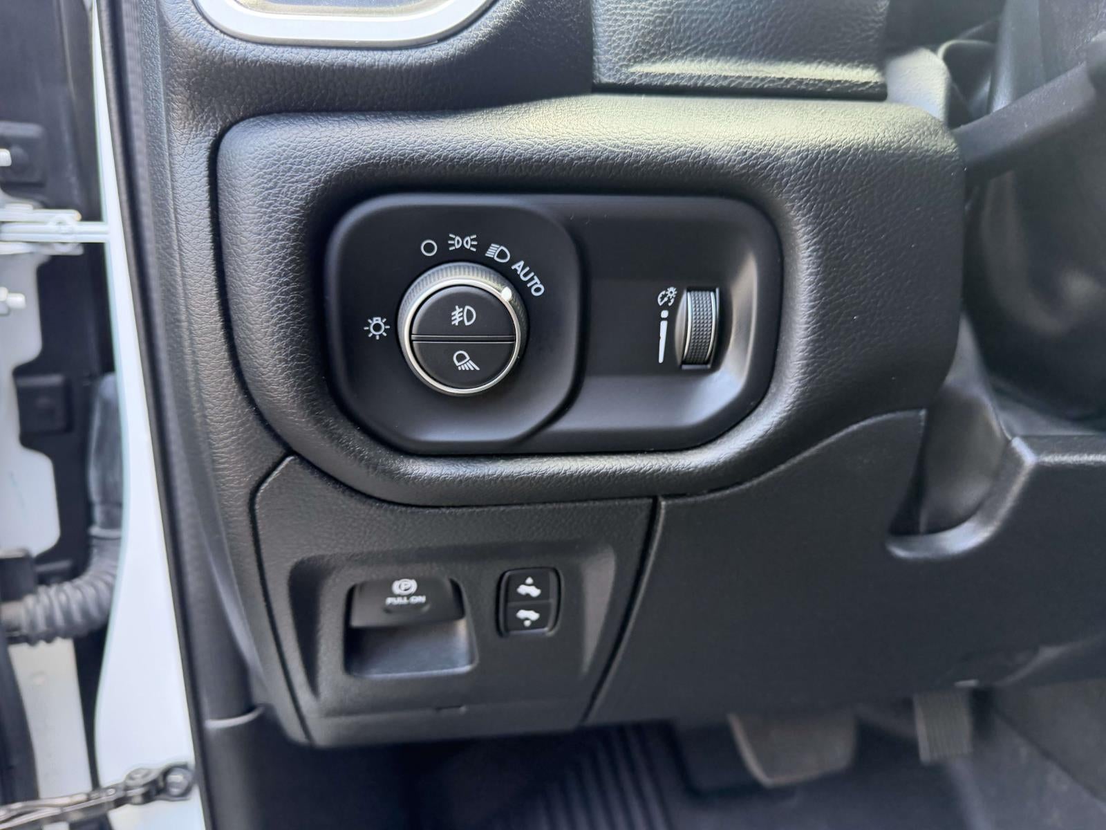 2023 RAM 1500 Big Horn Crew Cab 4x4 57' Box