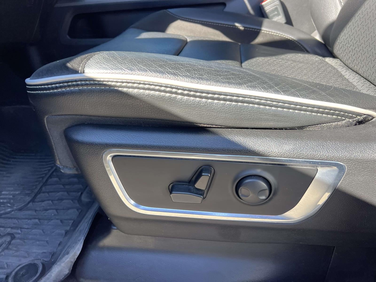 2025 RAM 1500 Laramie Crew Cab 4x4 57' Box