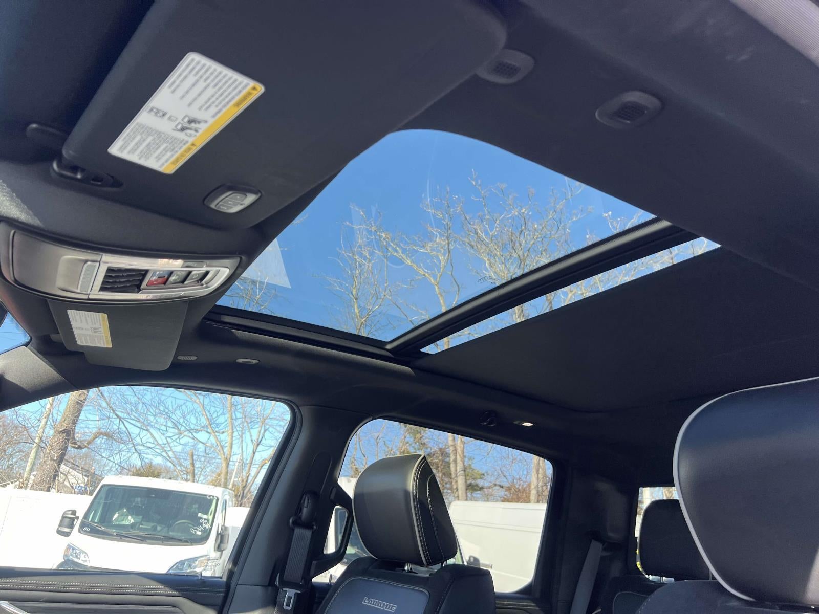 2023 RAM 1500 Laramie Crew Cab 4x4 57' Box