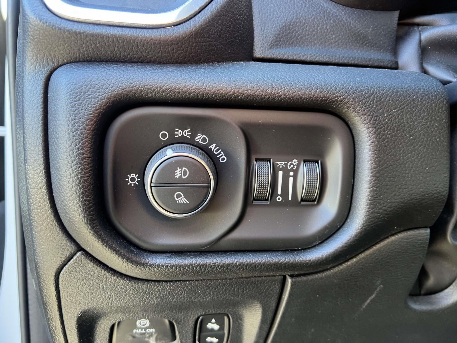 2023 RAM 1500 Laramie Crew Cab 4x4 57' Box