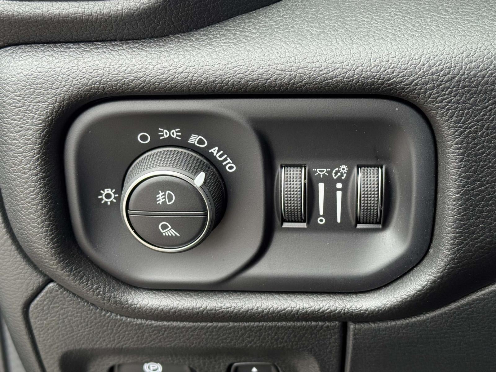 2023 RAM 1500 Laramie Crew Cab 4x4 57' Box