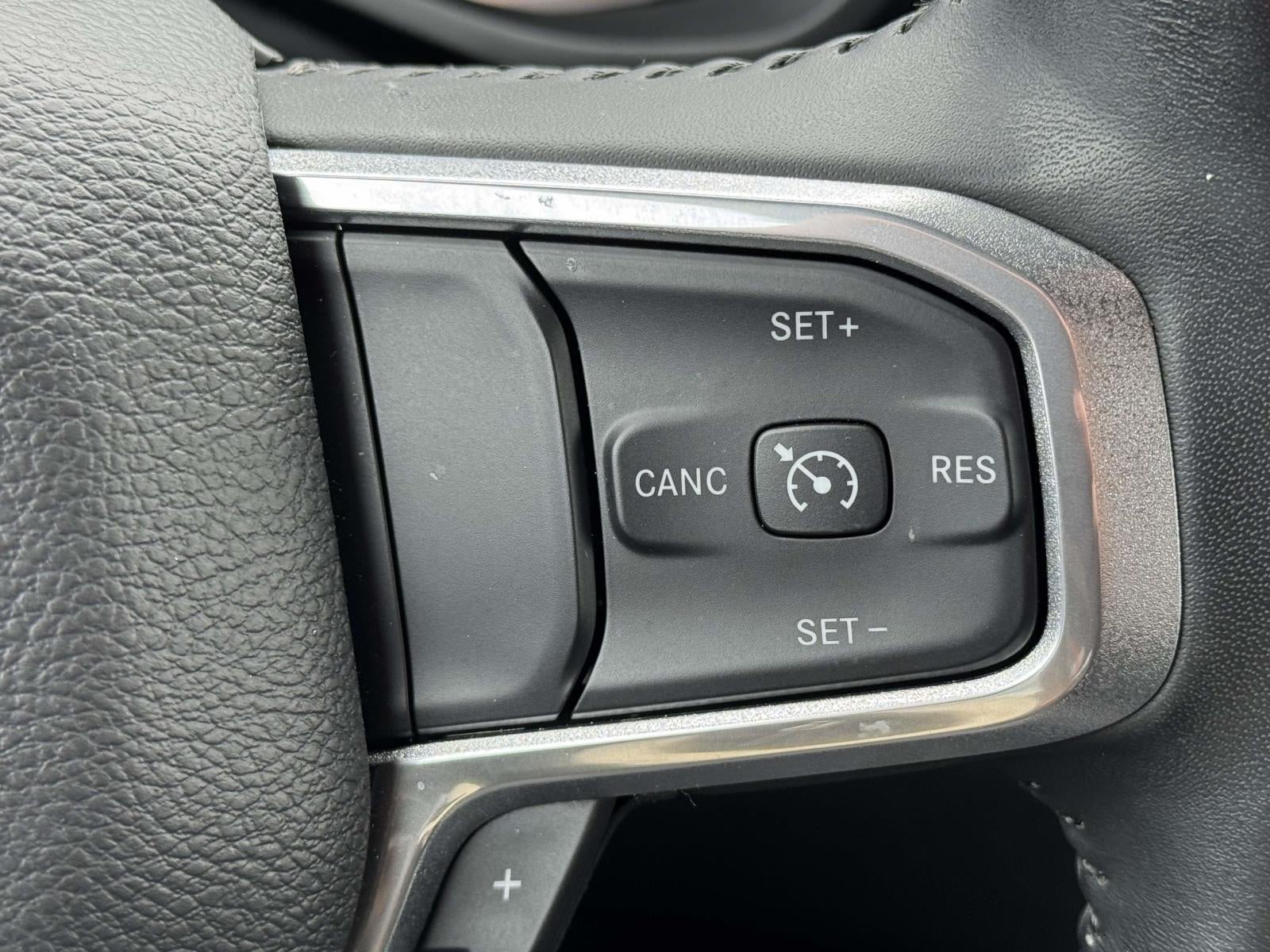 2023 RAM 1500 Laramie Crew Cab 4x4 57' Box