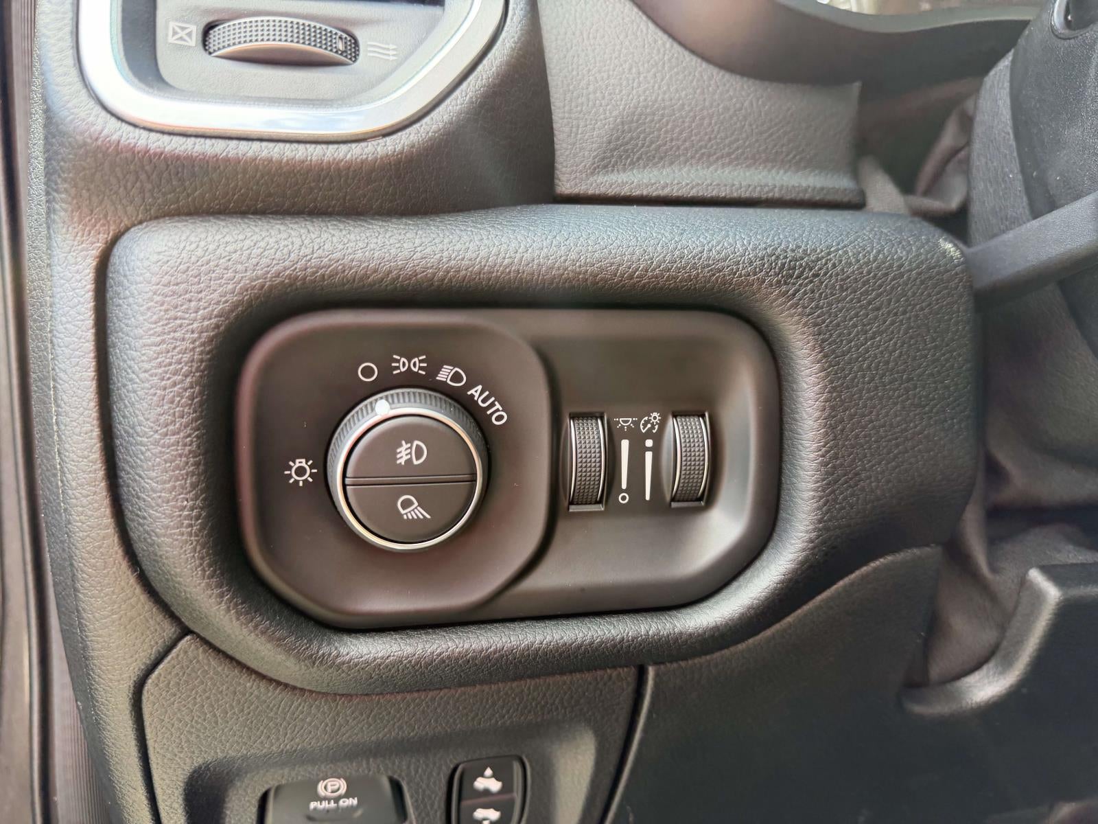 2021 RAM 1500 Laramie Crew Cab 4x4 57' Box