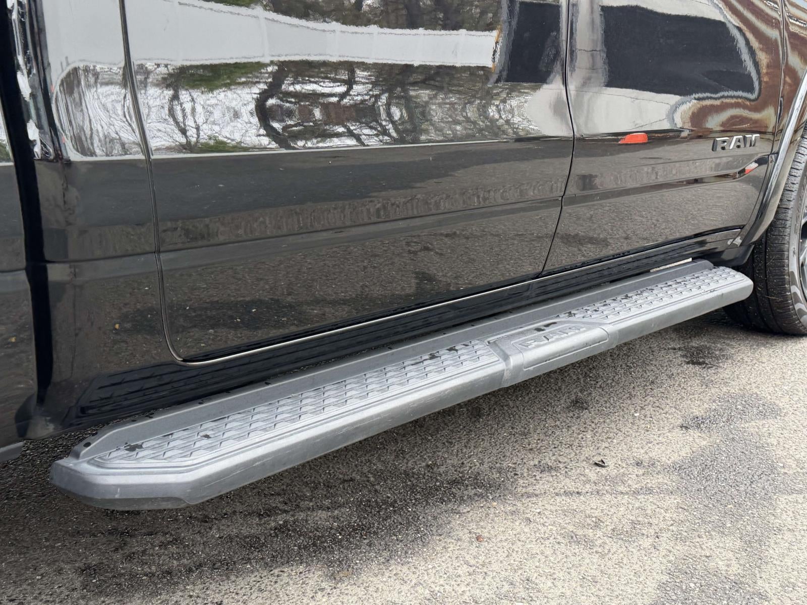 2022 RAM 1500 Laramie Crew Cab 4x4 57' Box