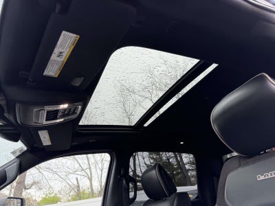 2022 RAM 1500 Laramie Crew Cab 4x4 57' Box