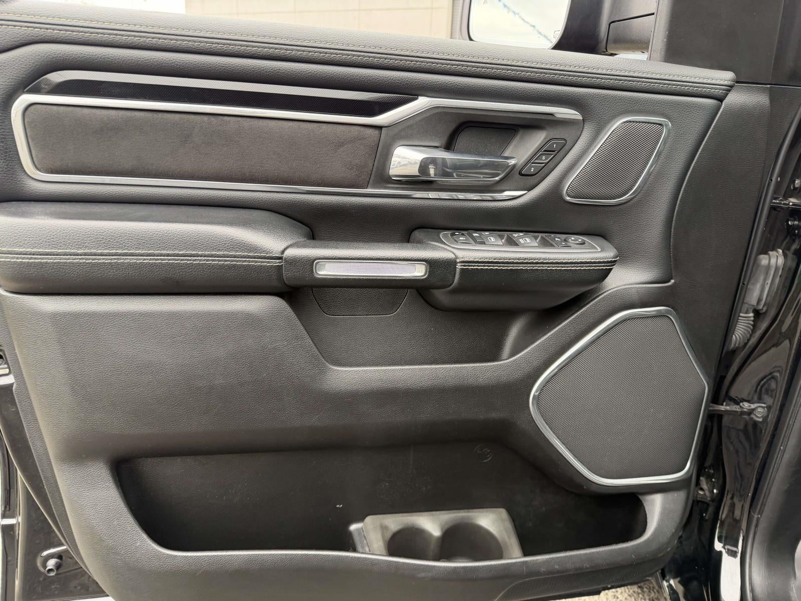 2022 RAM 1500 Laramie Crew Cab 4x4 57' Box