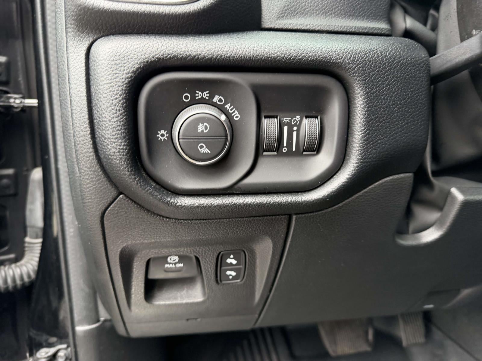2022 RAM 1500 Laramie Crew Cab 4x4 57' Box