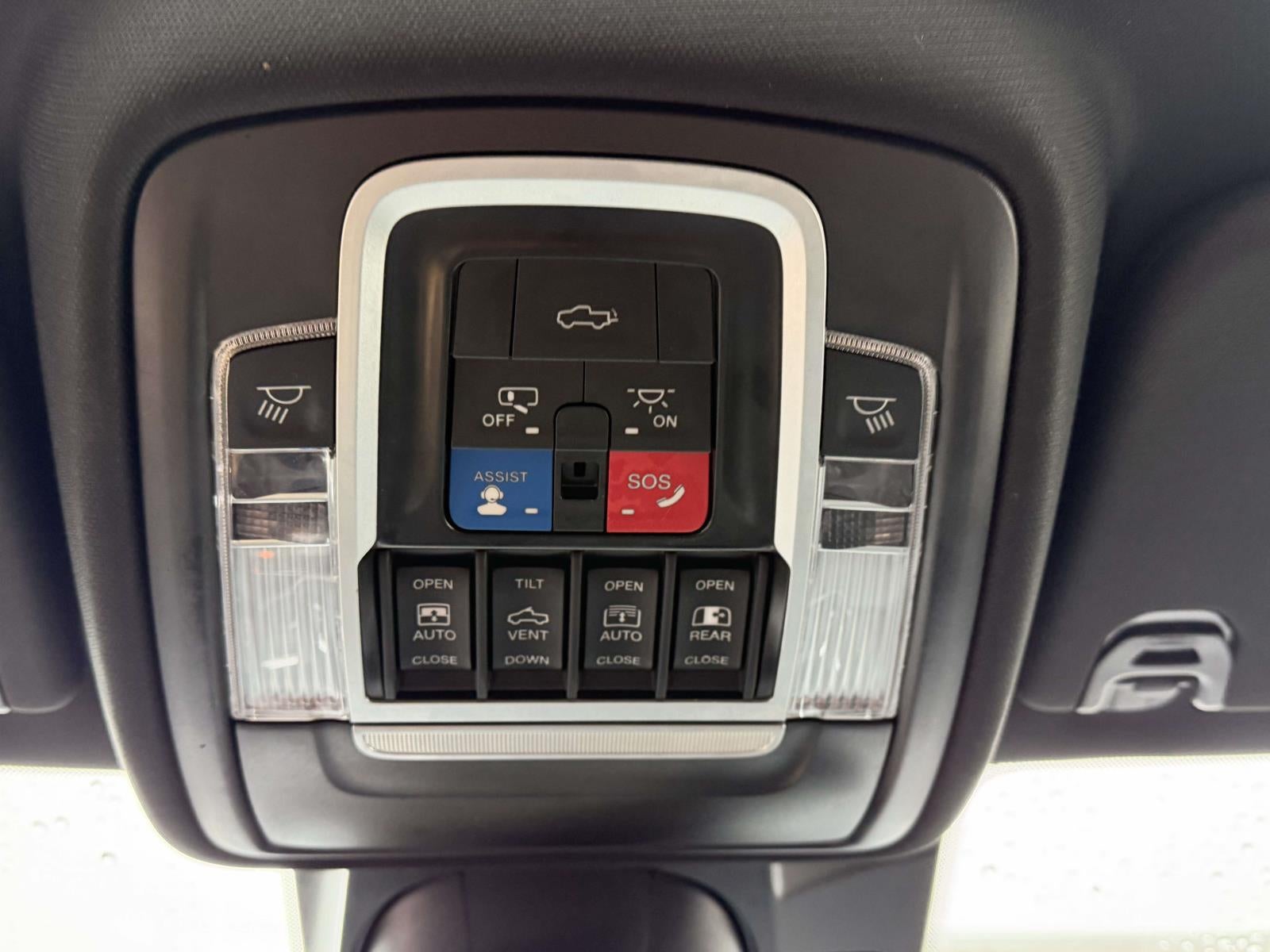2022 RAM 1500 Laramie Crew Cab 4x4 57' Box