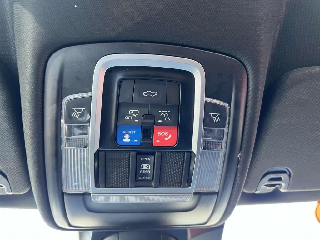 2023 RAM 1500 Laramie Crew Cab 4x4 57' Box