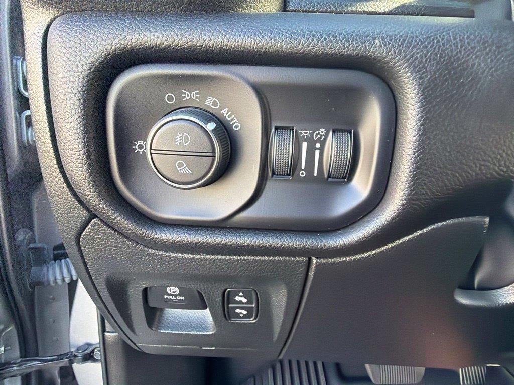 2023 RAM 1500 Laramie Crew Cab 4x4 57' Box